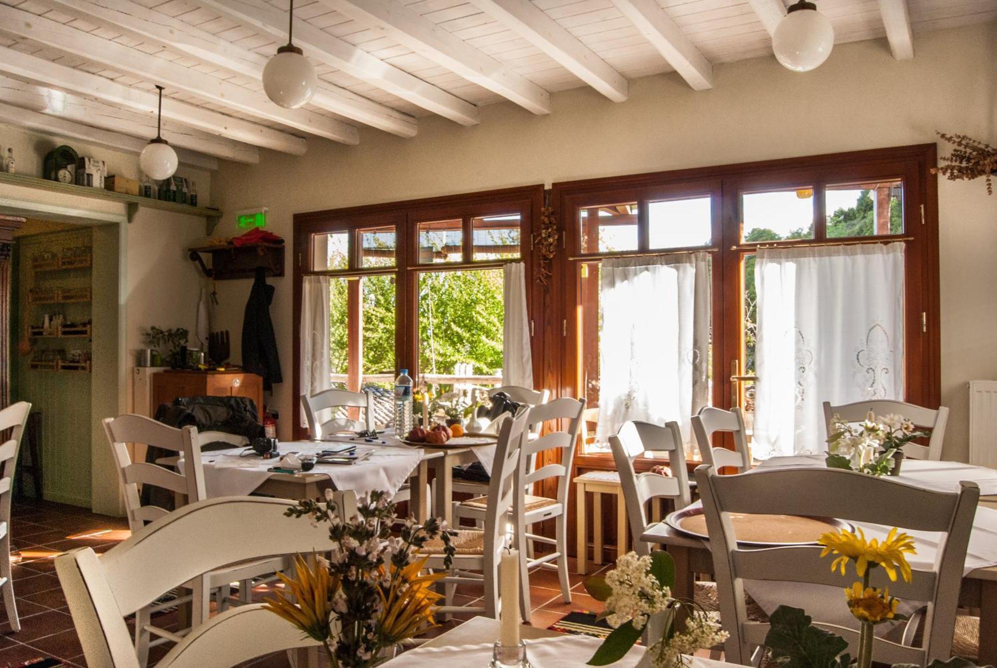 Viraggas Traditional Hotel Vrastama Екстер'єр фото